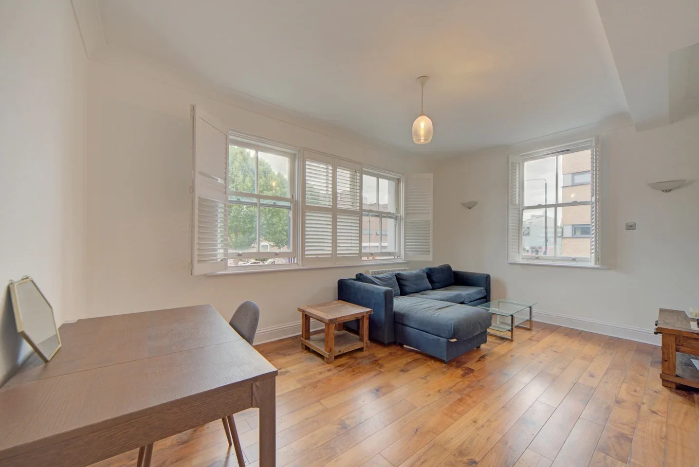 Flat Sidney Street in Greater London