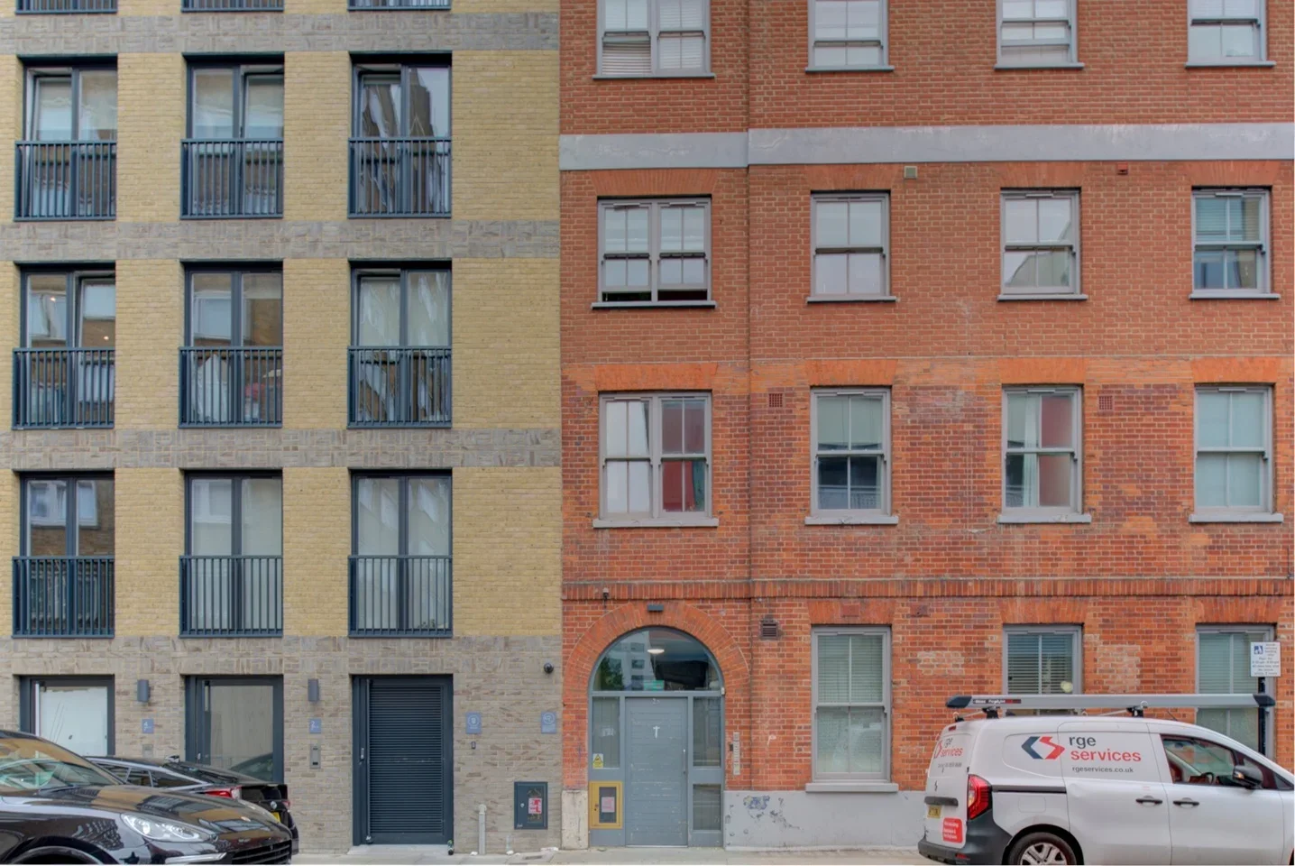 Flat Sidney Street in Greater London
