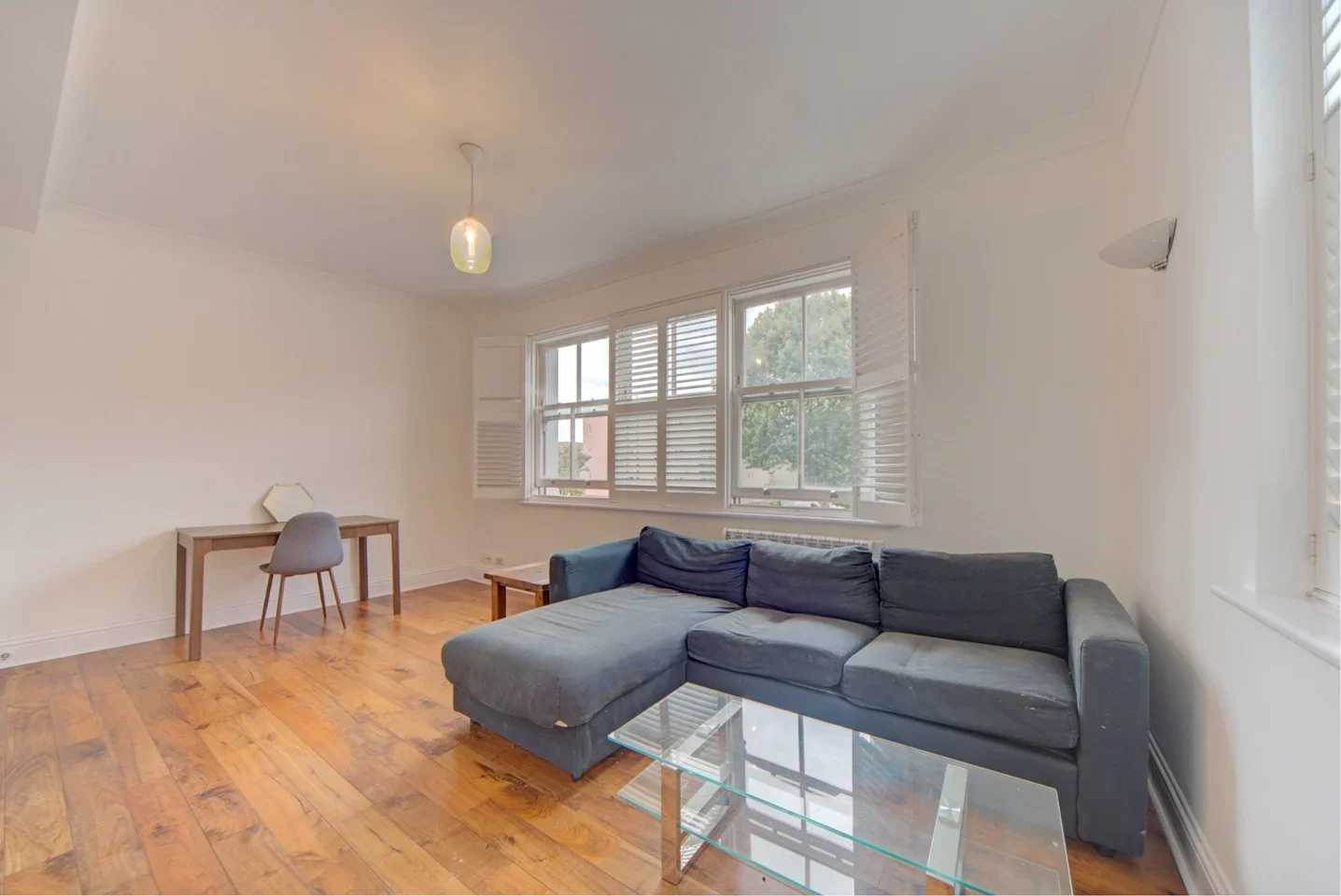 Flat Sidney Street in Greater London