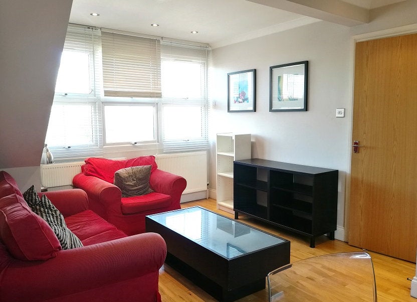 Flat Westfield Way in Greater London