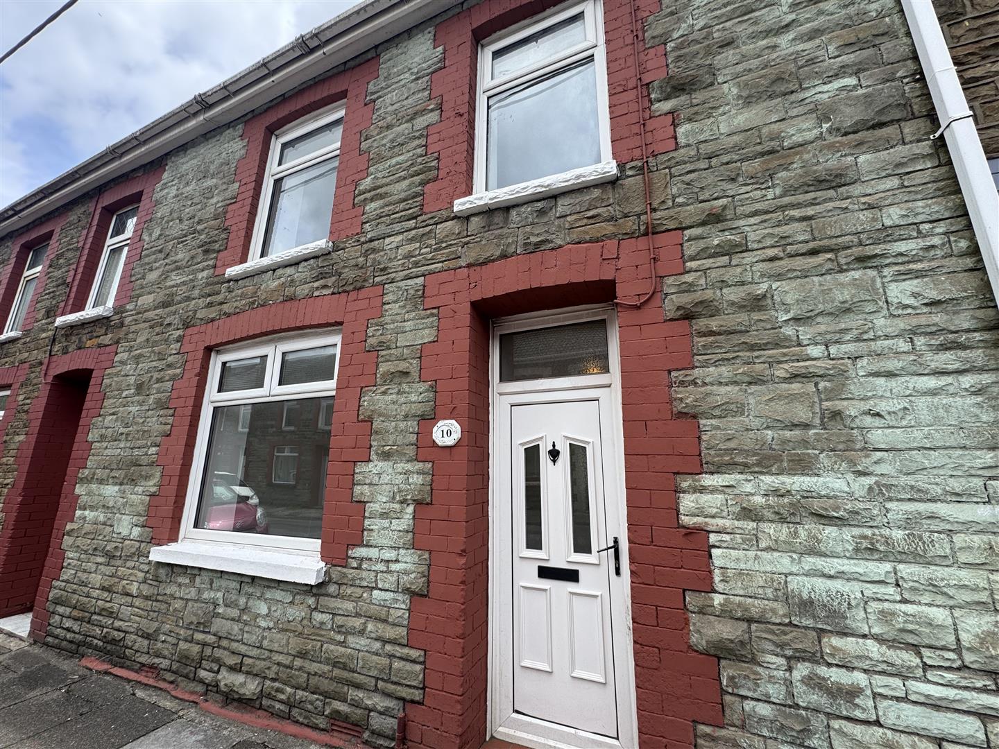 House Hearts of Oak Cottages in Nantyffyllon