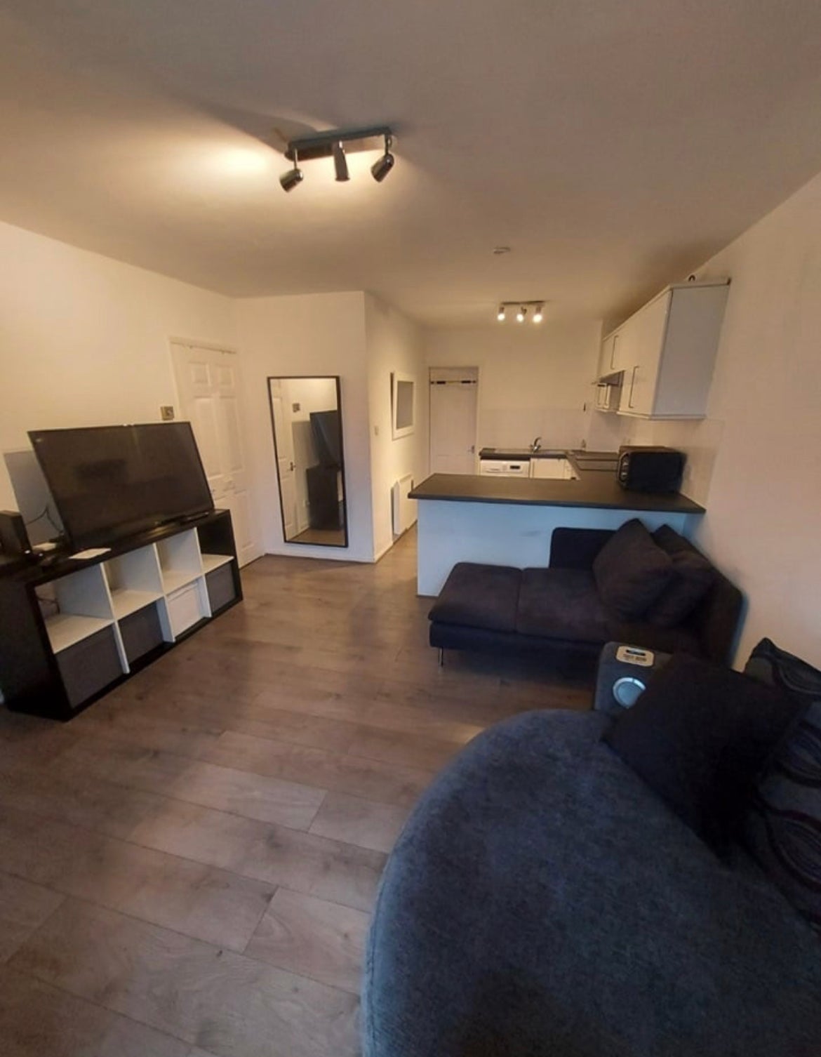 Flat Natalie Close in London
