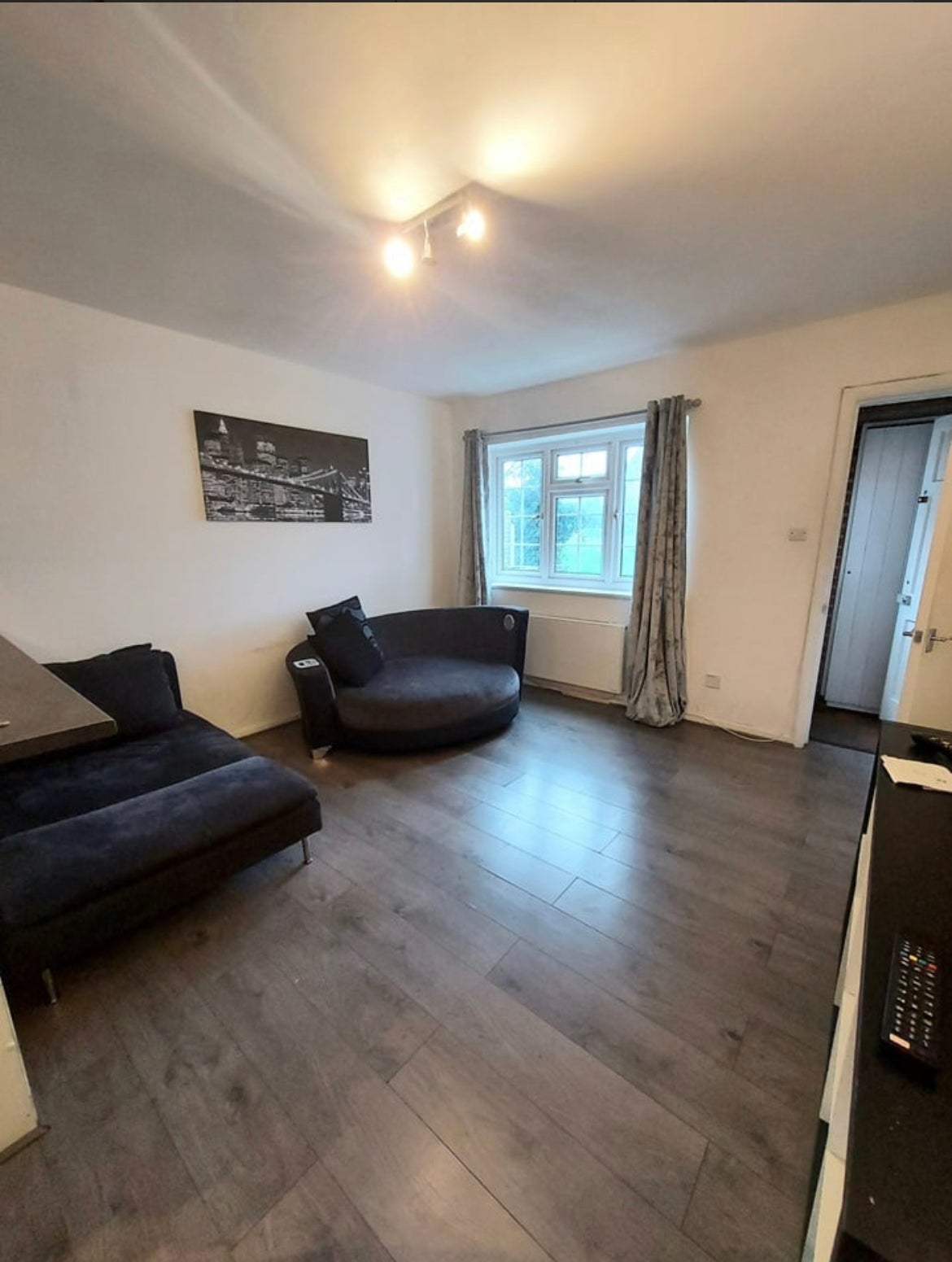 Flat Natalie Close in London