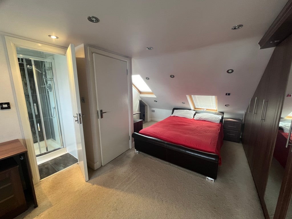 Room Clifford Road in Greater London