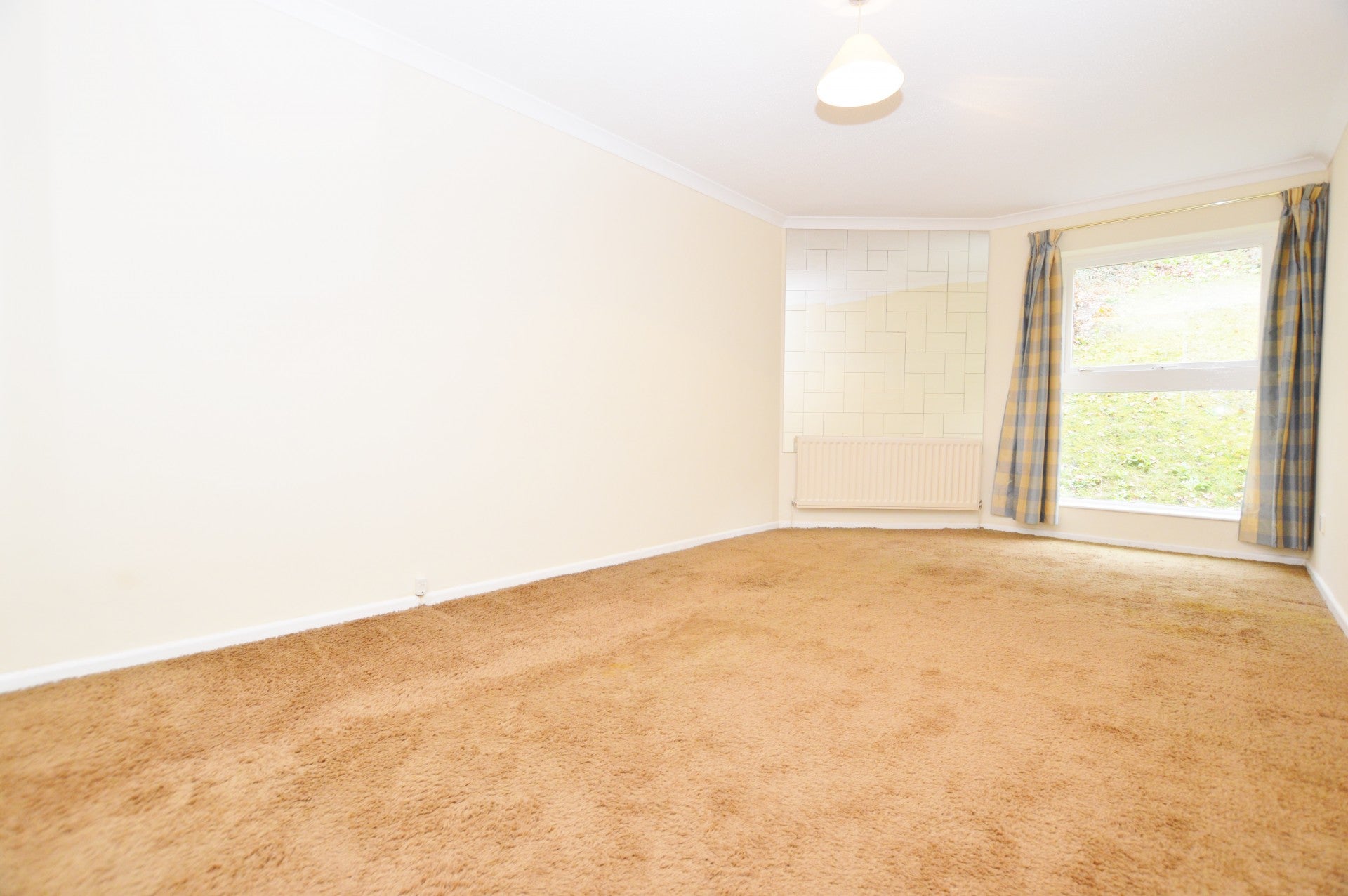 Flat Charterhouse Road in Waverley