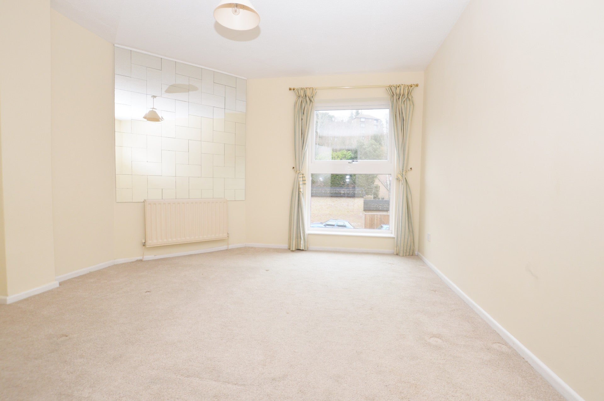 Flat Charterhouse Road in Waverley
