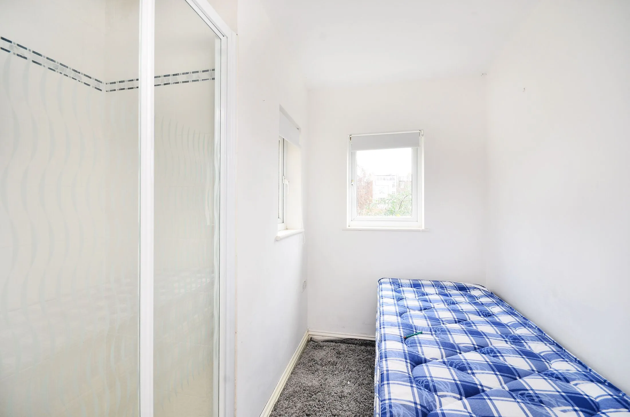 Flat Sandall Road in Greater London