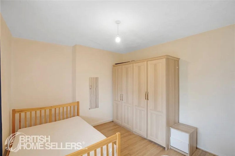 Flat Cleveland Gardens in City of Westminster