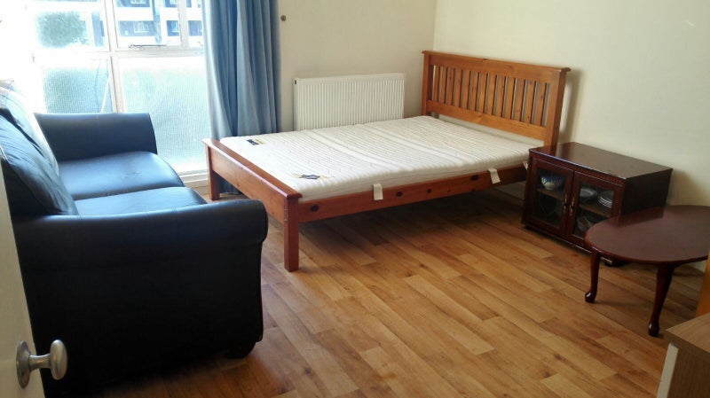 Flat Cleveland Gardens in City of Westminster