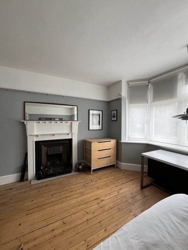 Room Seafield Road in Bournemouth