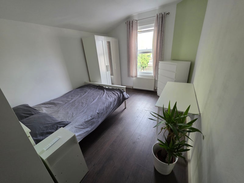 Room Northcote Road in Greater London