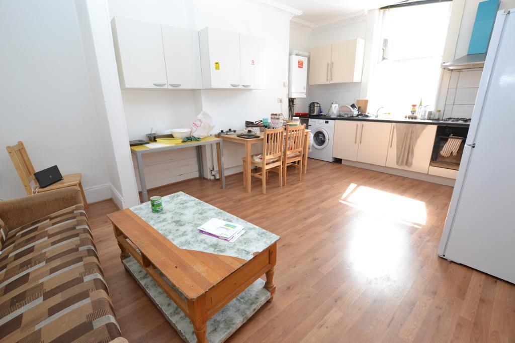 Room Burdett Road in Greater London