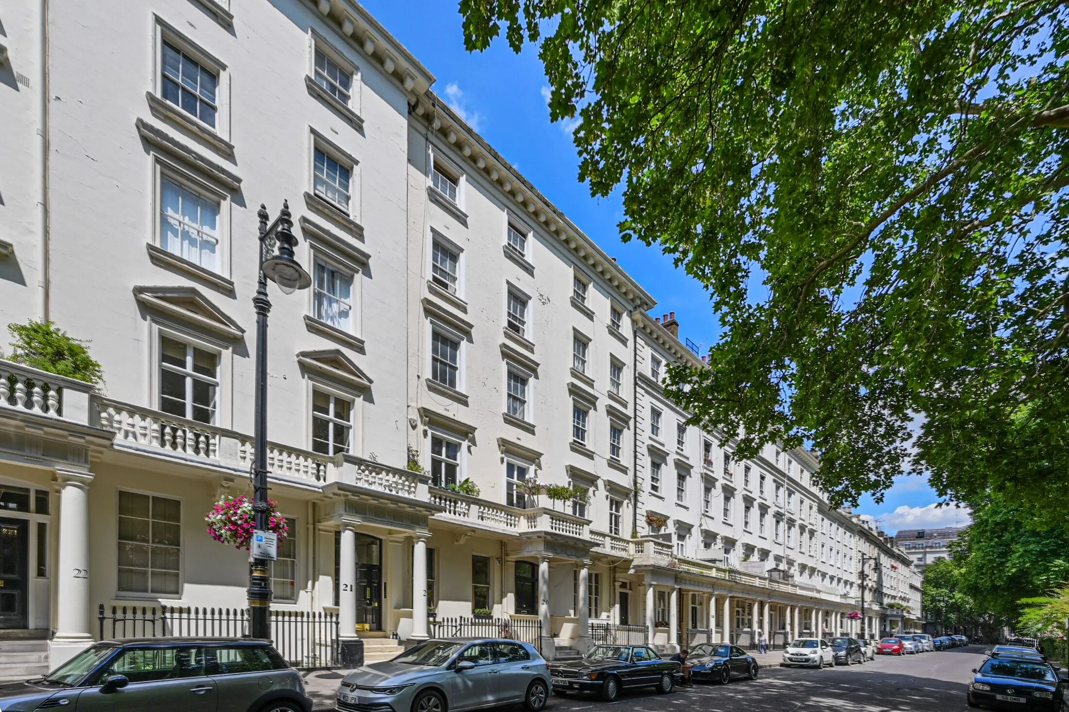 Flat St George's Drive in City of Westminster