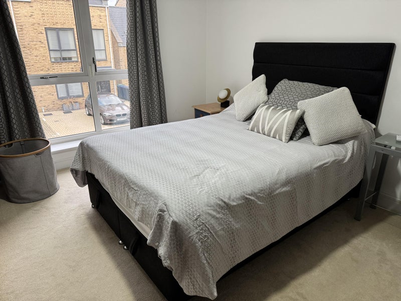Room Well Grove in Greater London