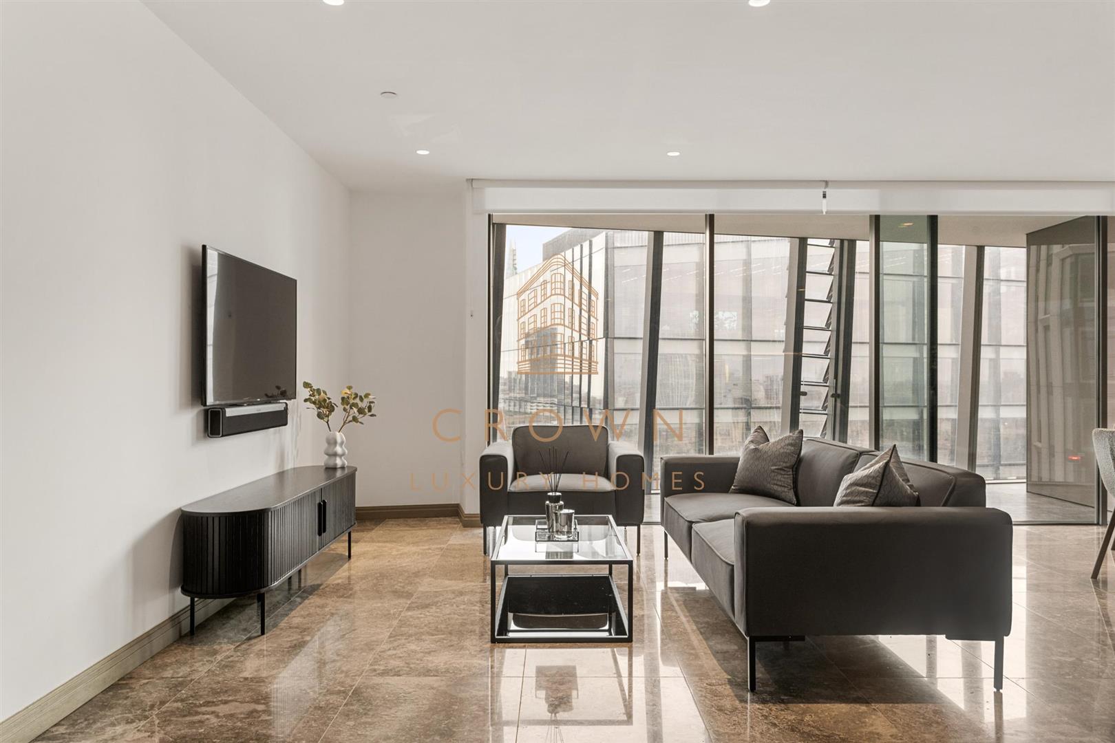 Flat Blackfriars Road in Greater London