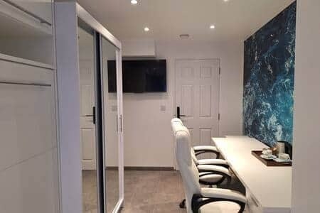 Room Euston Road in Far Cotton