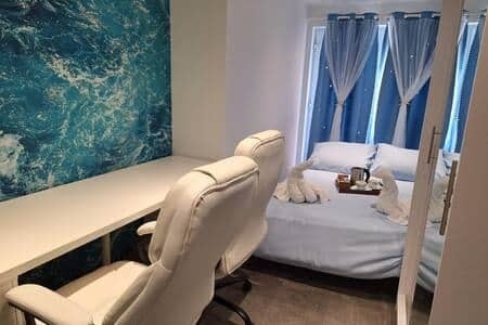 Room Euston Road in Far Cotton