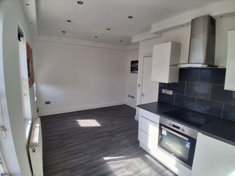 Flat Gossage Road in Greater London