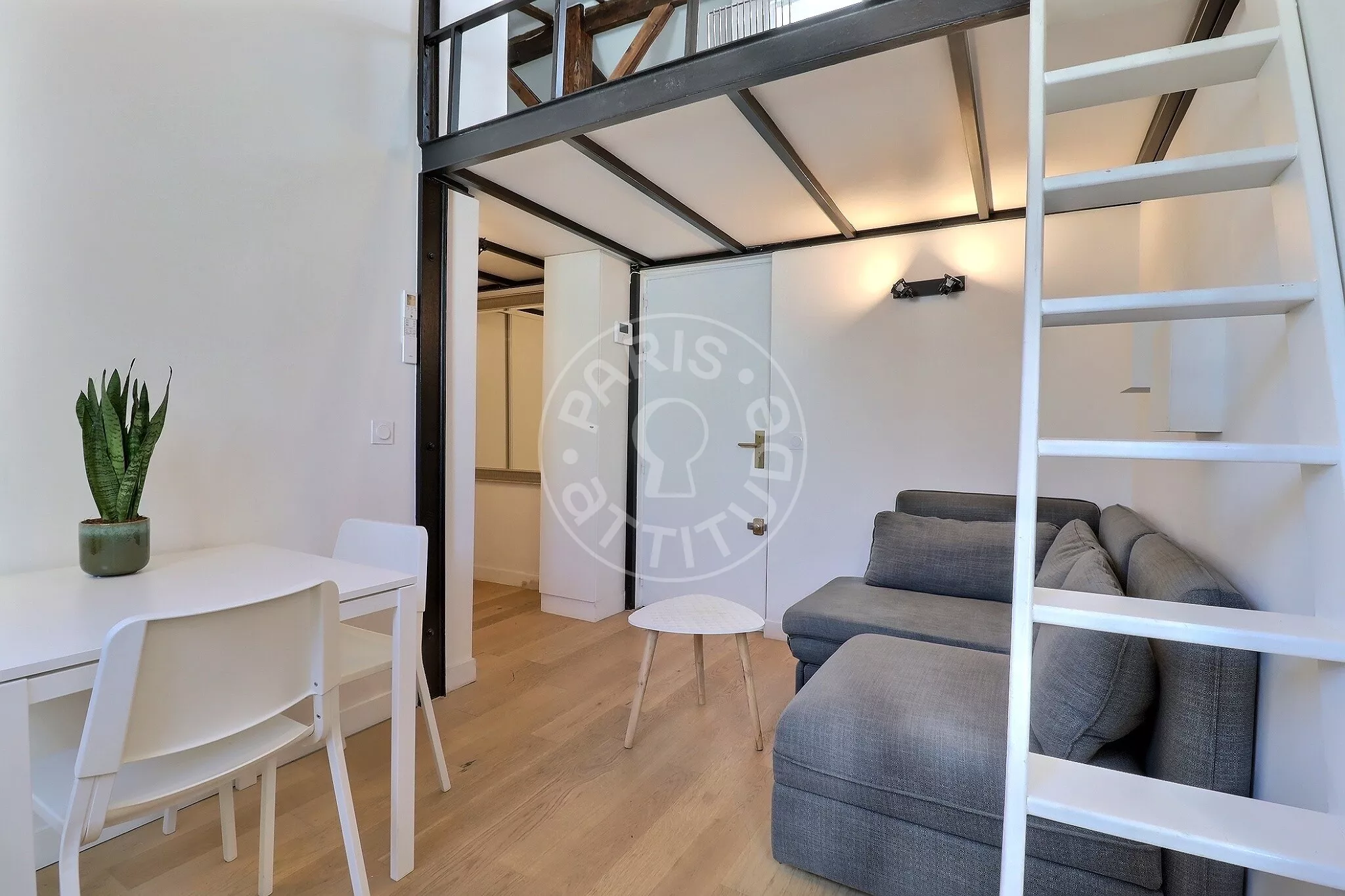 Appartement Rue du Printemps à Paris