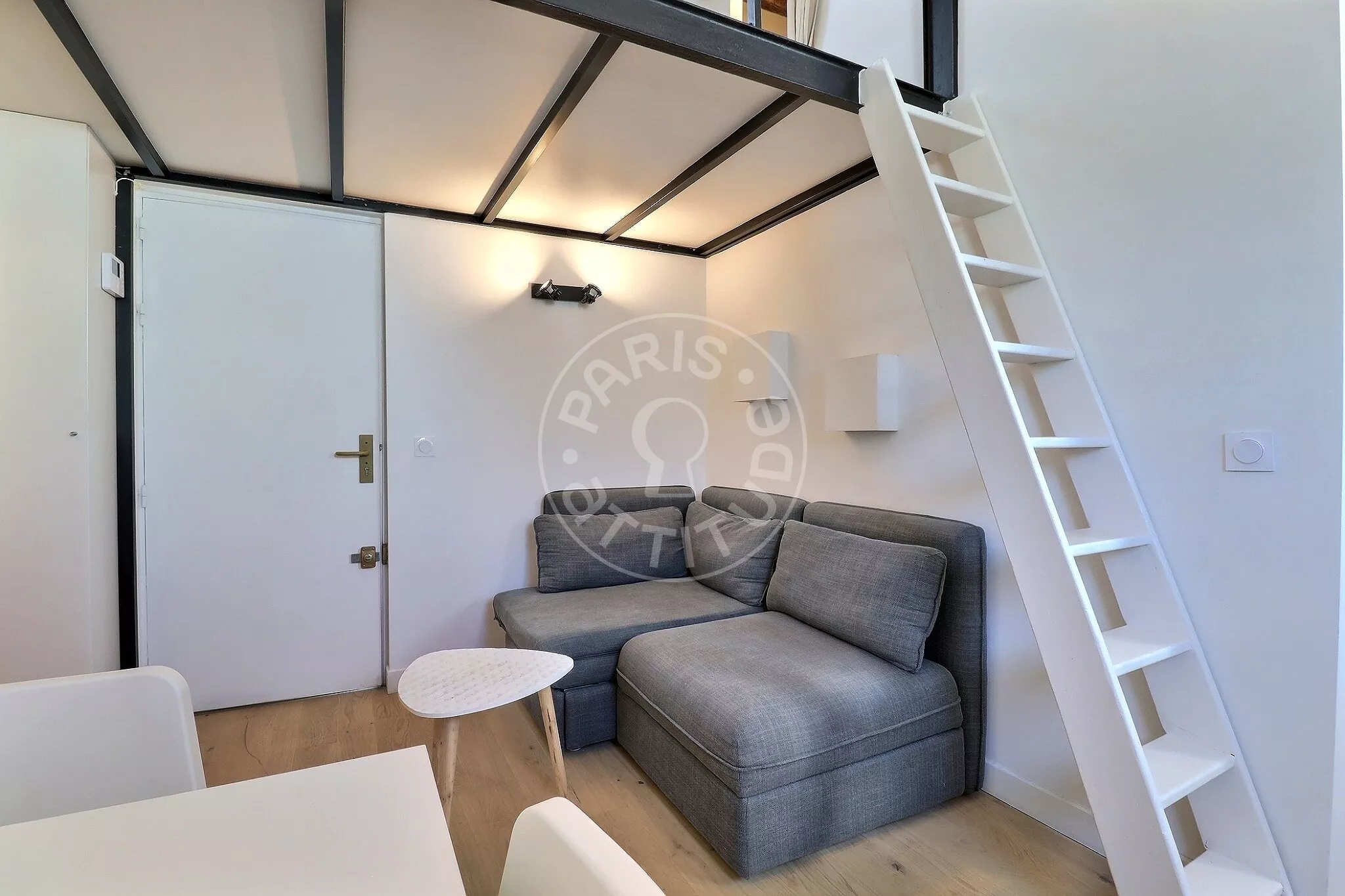 Appartement Rue du Printemps à Paris