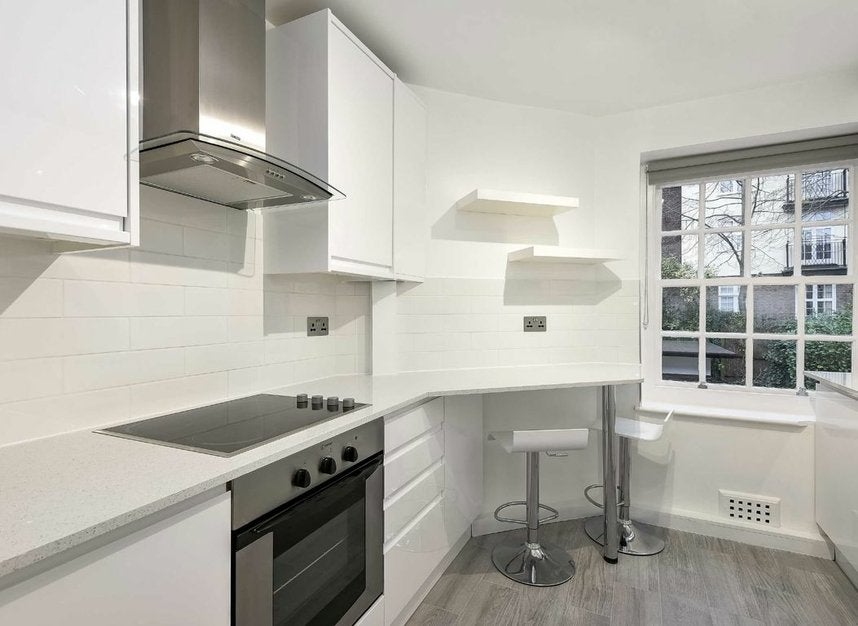 Flat Corringham Court in Greater London