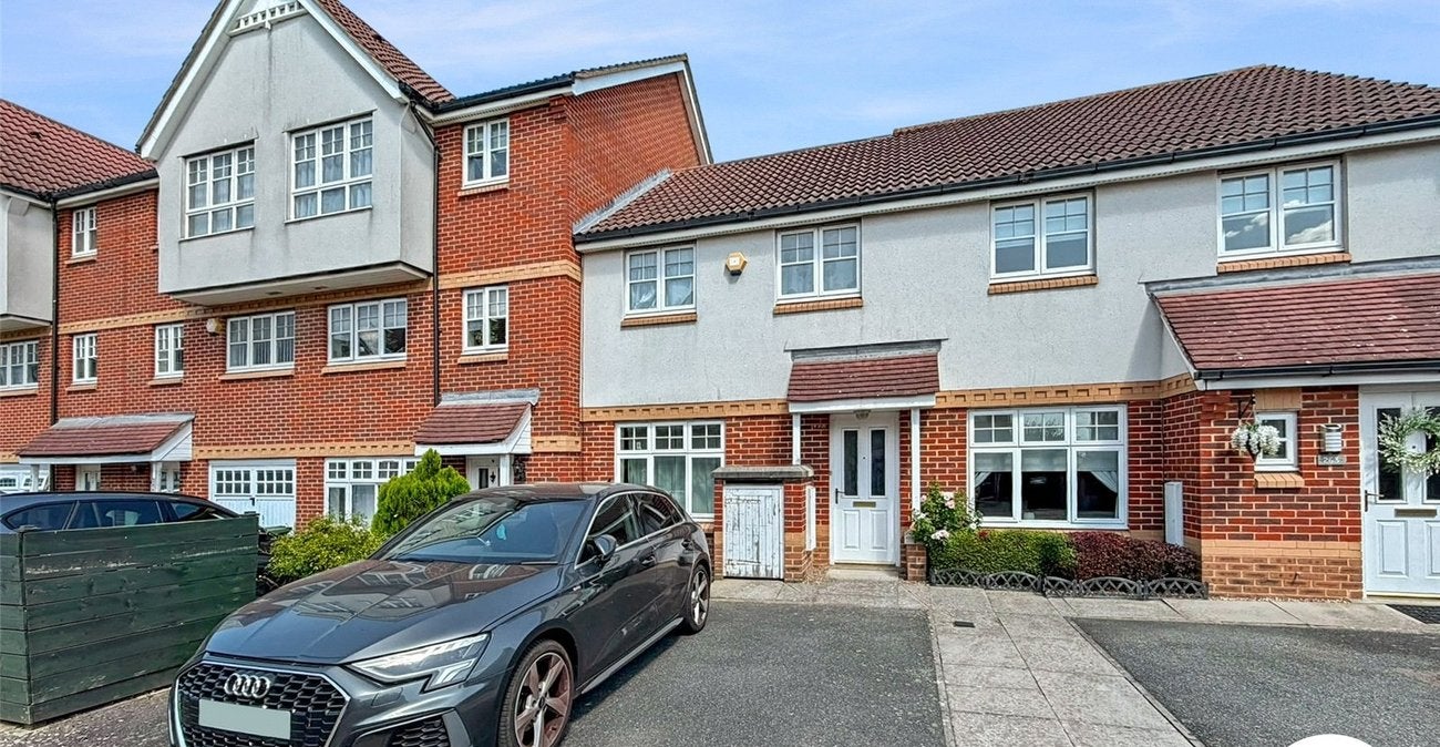 House Greenhaven Drive in Greater London