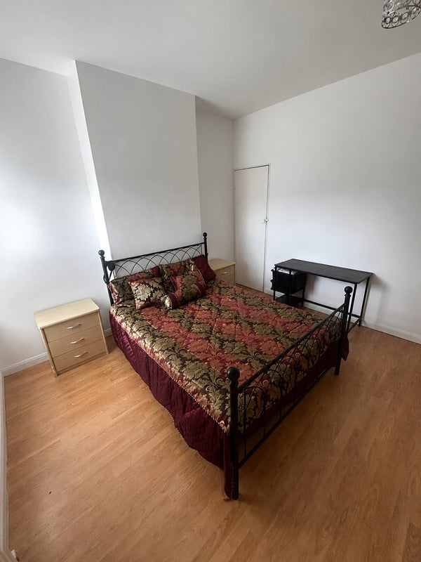 Room Parkhill Road in Sandwell