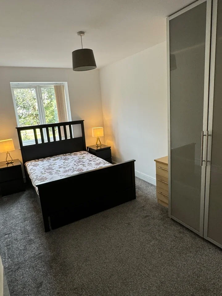 Flat Park Lodge Avenue in Greater London