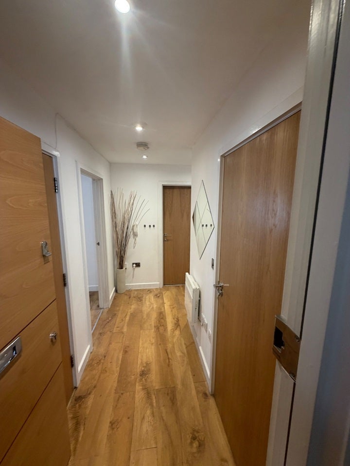 Flat Park Lodge Avenue in Greater London