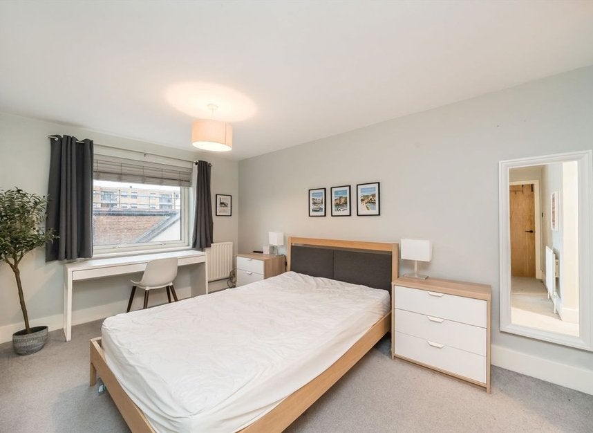 Flat Wadbrook Street in Greater London