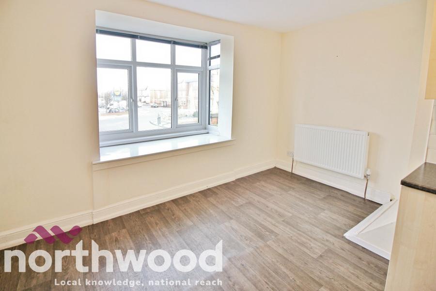 Flat Eastbank Street in Southport