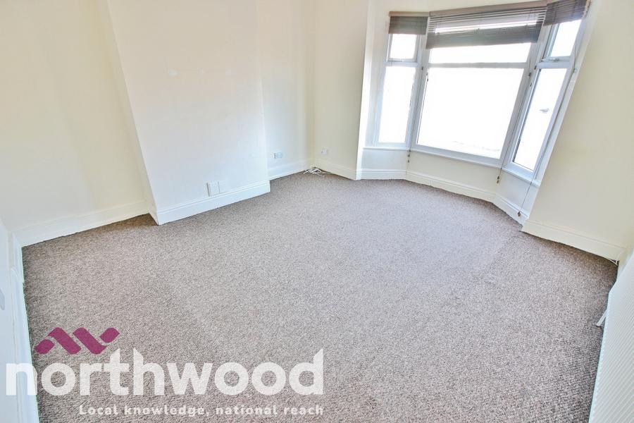 Flat Eastbank Street in Southport