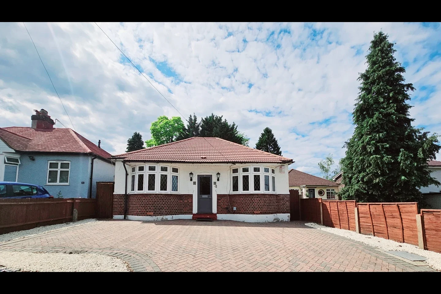 House Sandy Lane in Greater London