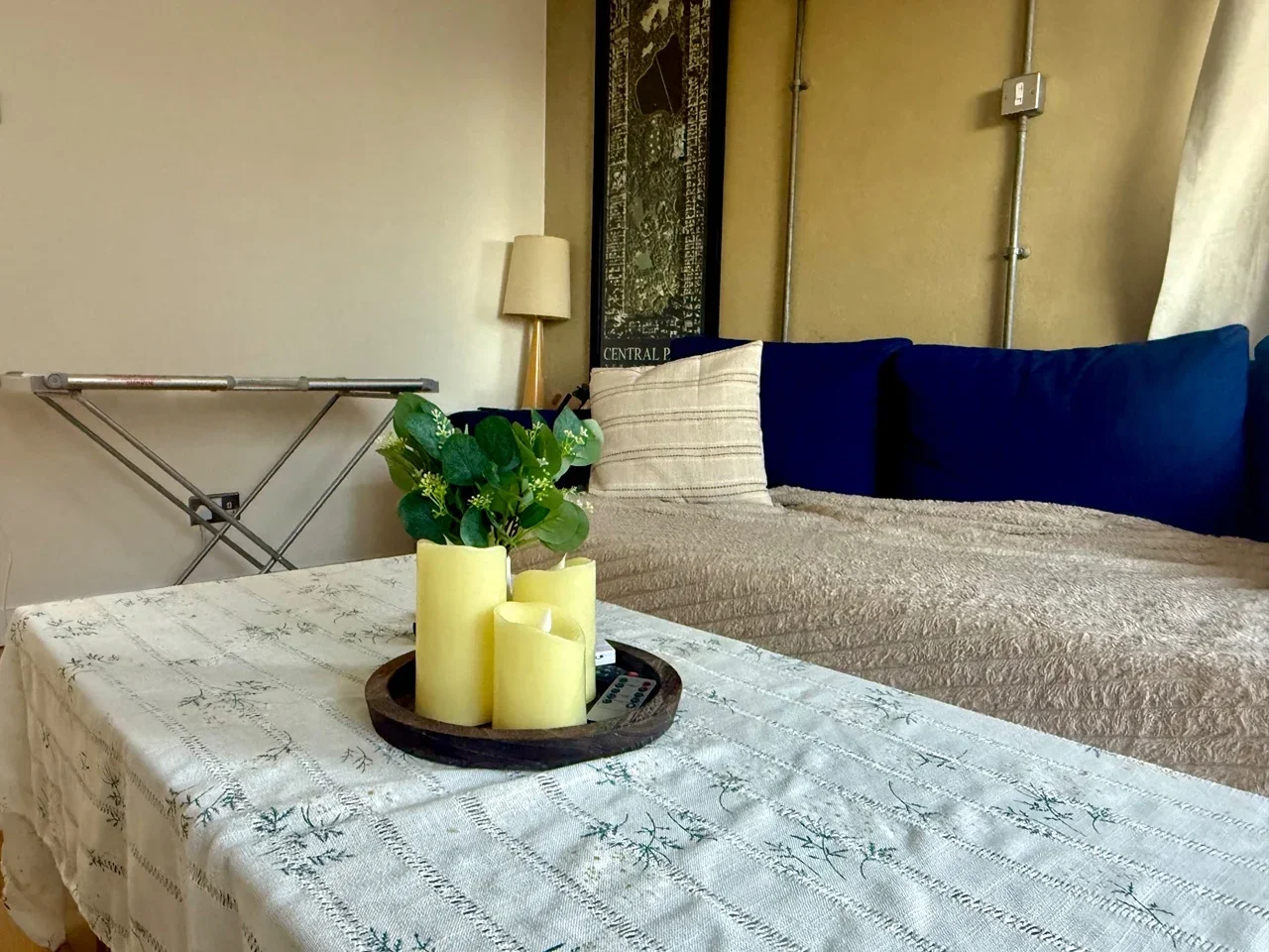 Flat Rotherhithe Street in Greater London