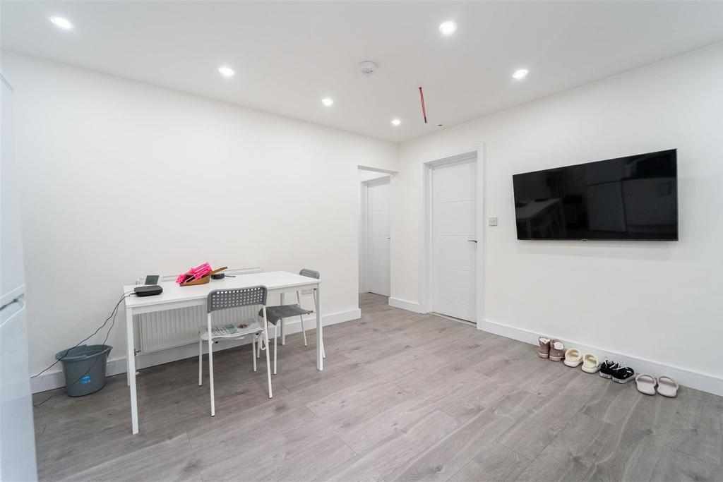 Flat Sandon Road in Birmingham