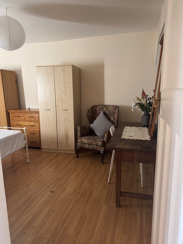 Room Elm Gardens in Greater London
