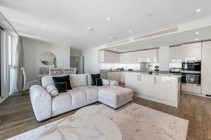 Flat Wandsworth Road in Greater London