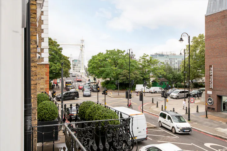 Flat Oakley Street in Greater London