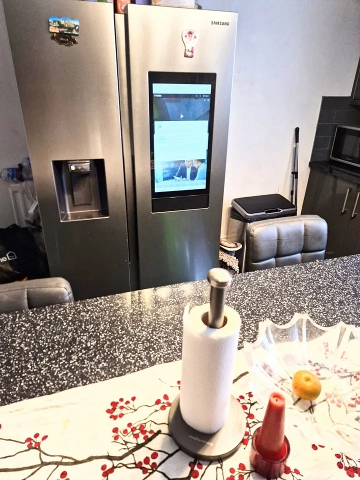 Room Overton Road in Greater London