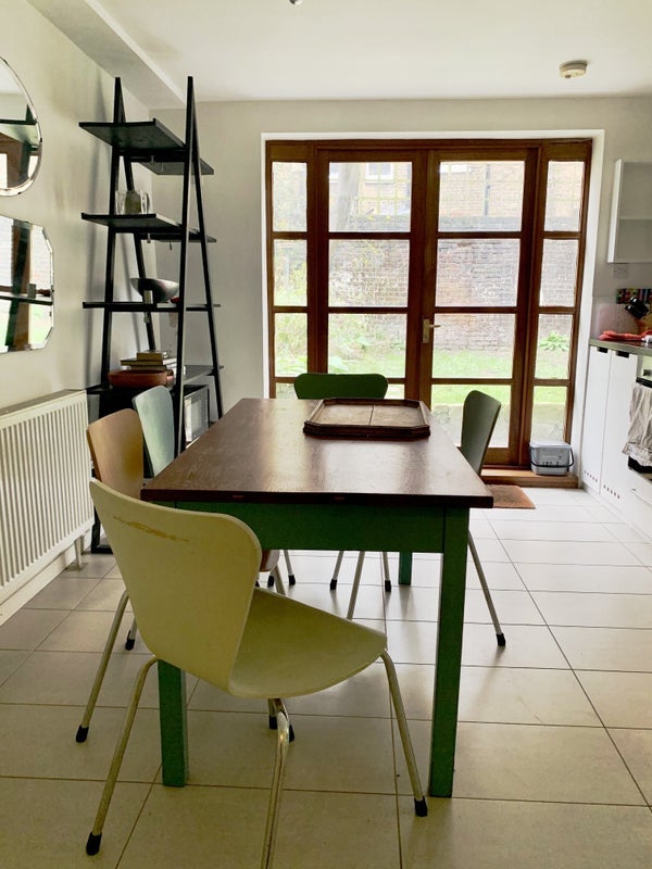 Flat Saltoun Road in Greater London