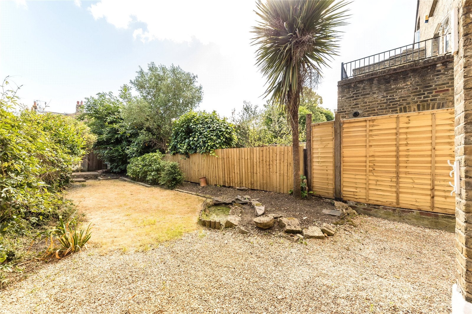Flat Caldervale Road in Greater London