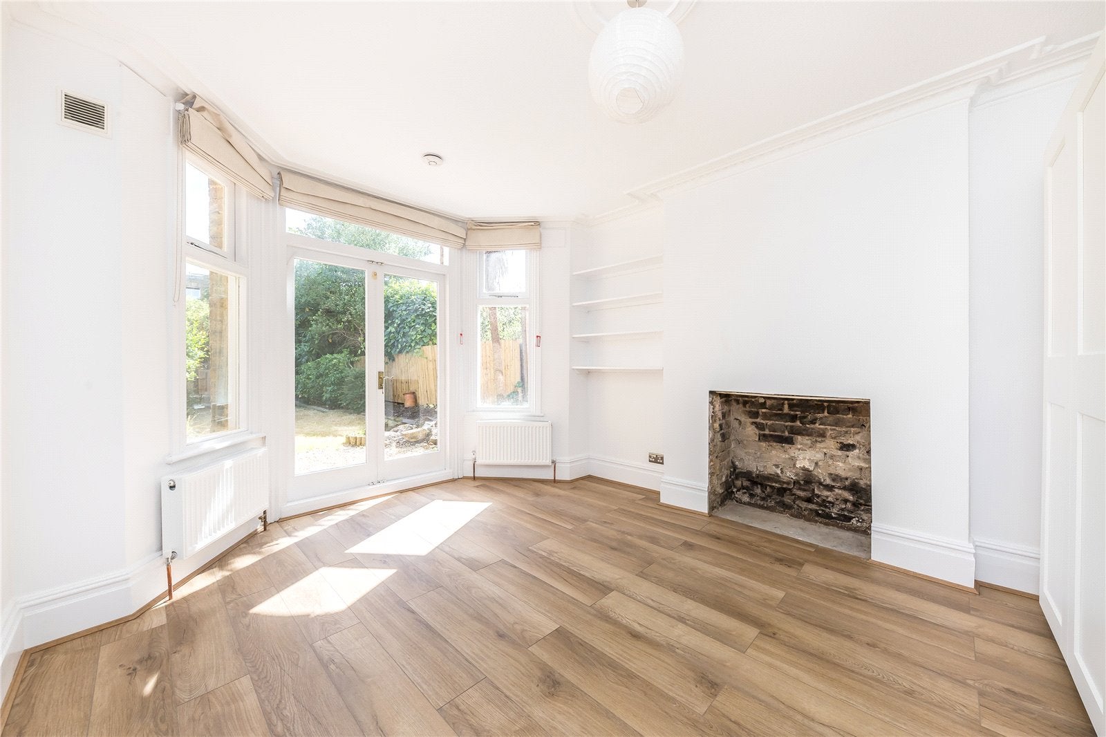 Flat Caldervale Road in Greater London
