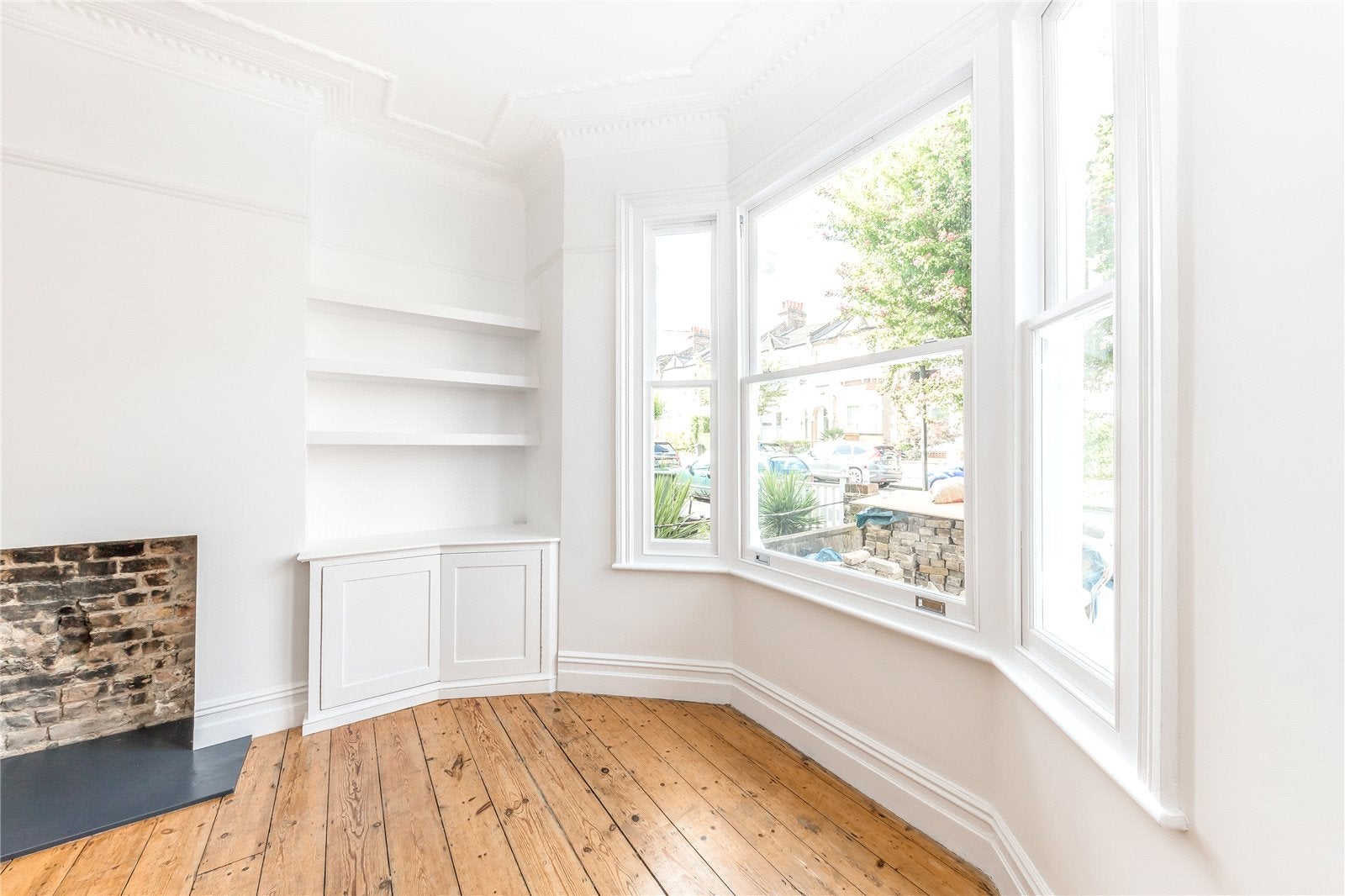 Flat Caldervale Road in Greater London