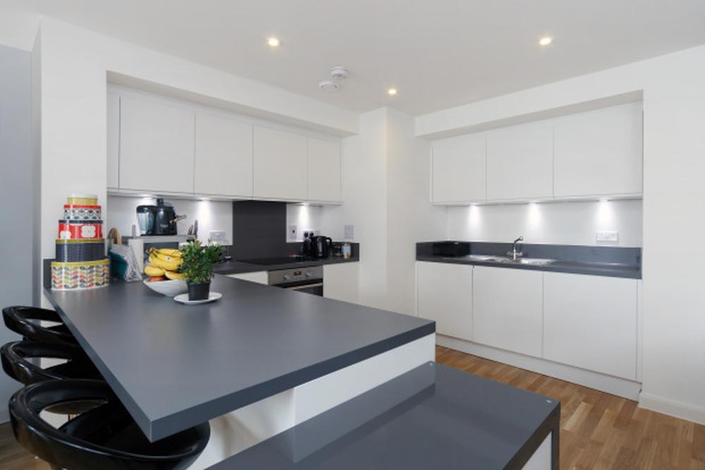 Flat Jamestown Road in Greater London