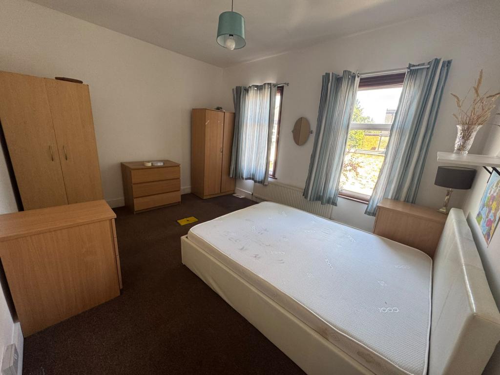 Room Westdown Road in Greater London