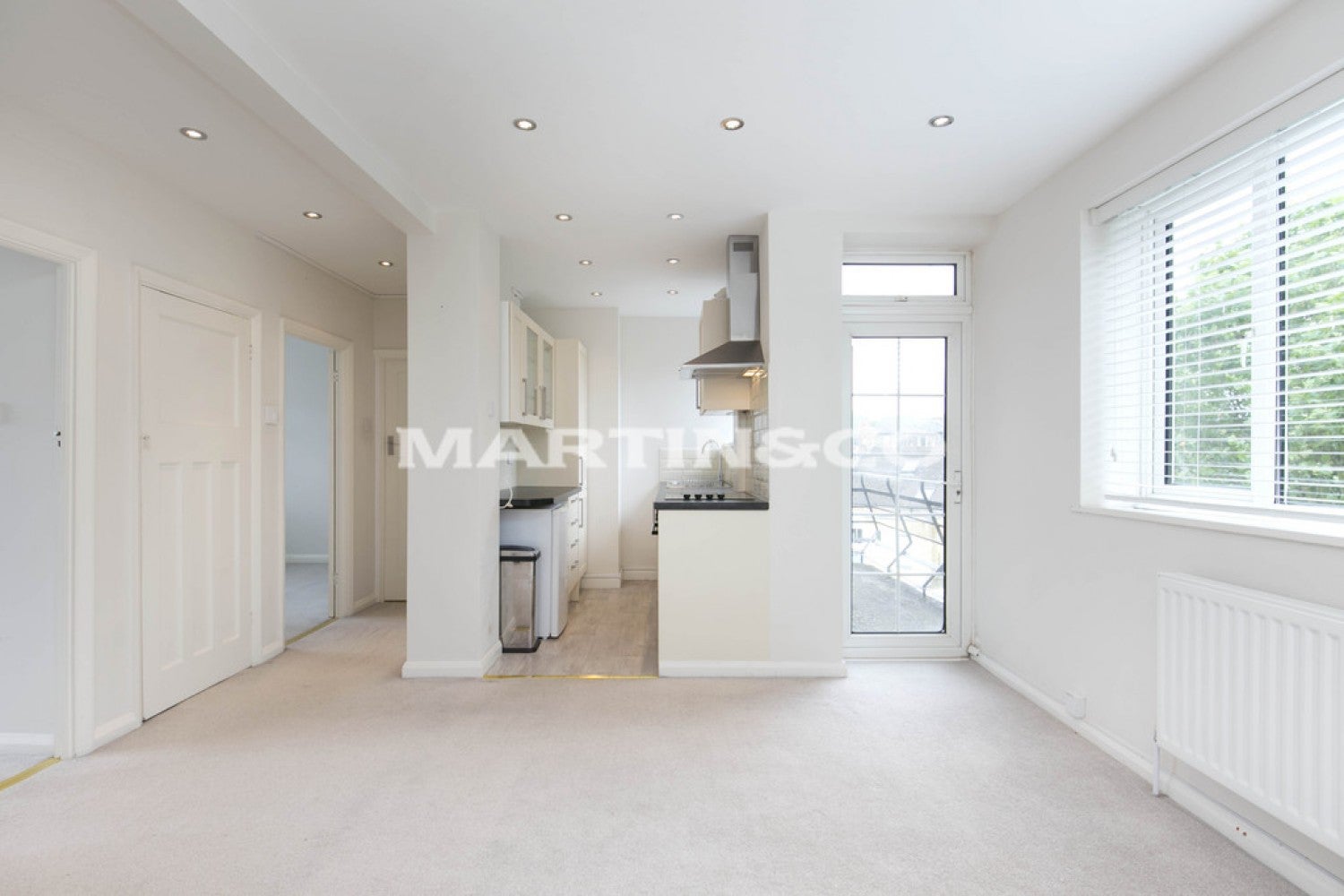 Flat Nightingale Lane in Greater London