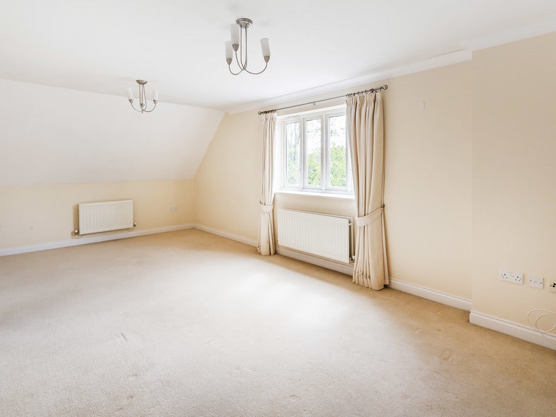 Flat Charlwood Place in Reigate and Banstead