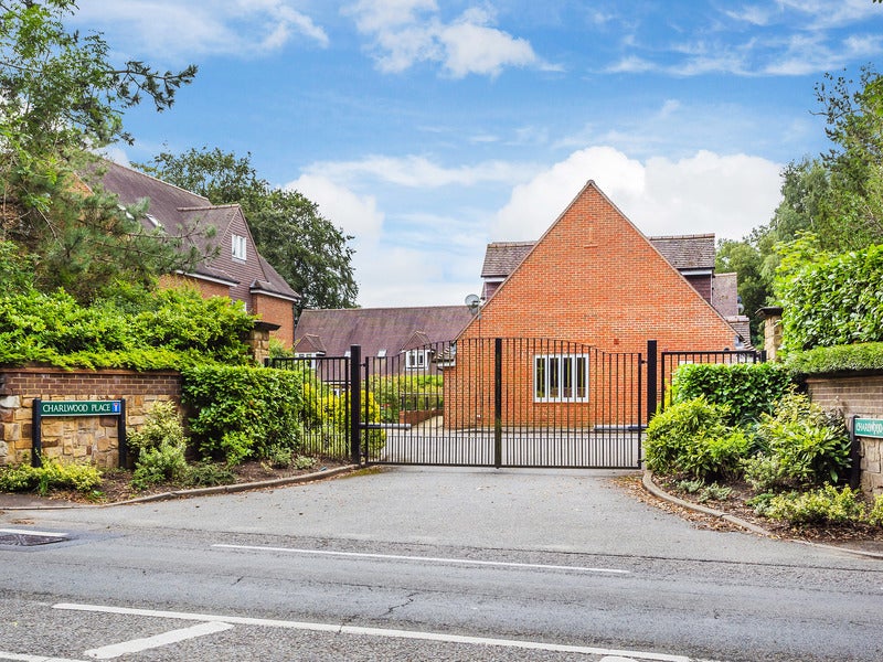 Flat Charlwood Place in Reigate and Banstead