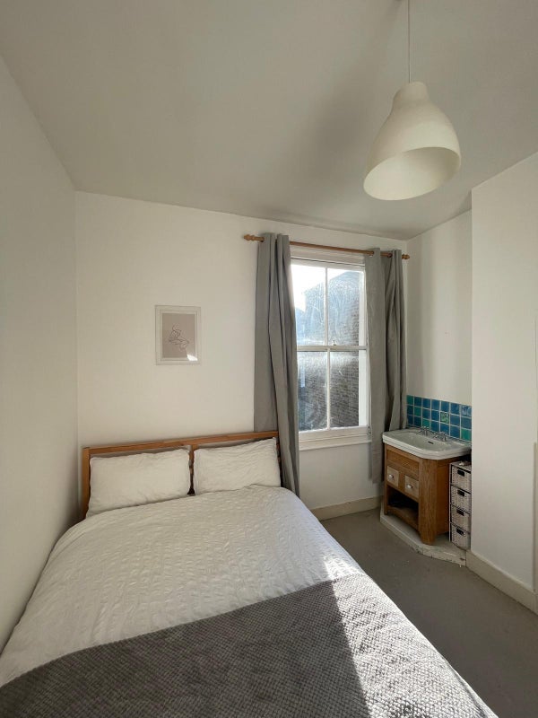 Room Meteor Street in Greater London
