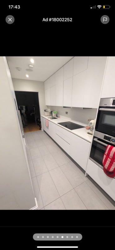 Room Kings Avenue in Greater London